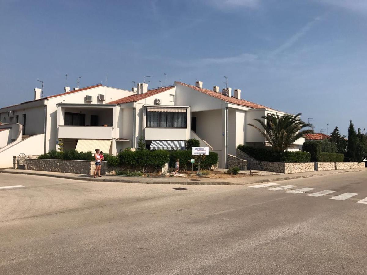 Jurisic Apartments Novalja Exterior foto